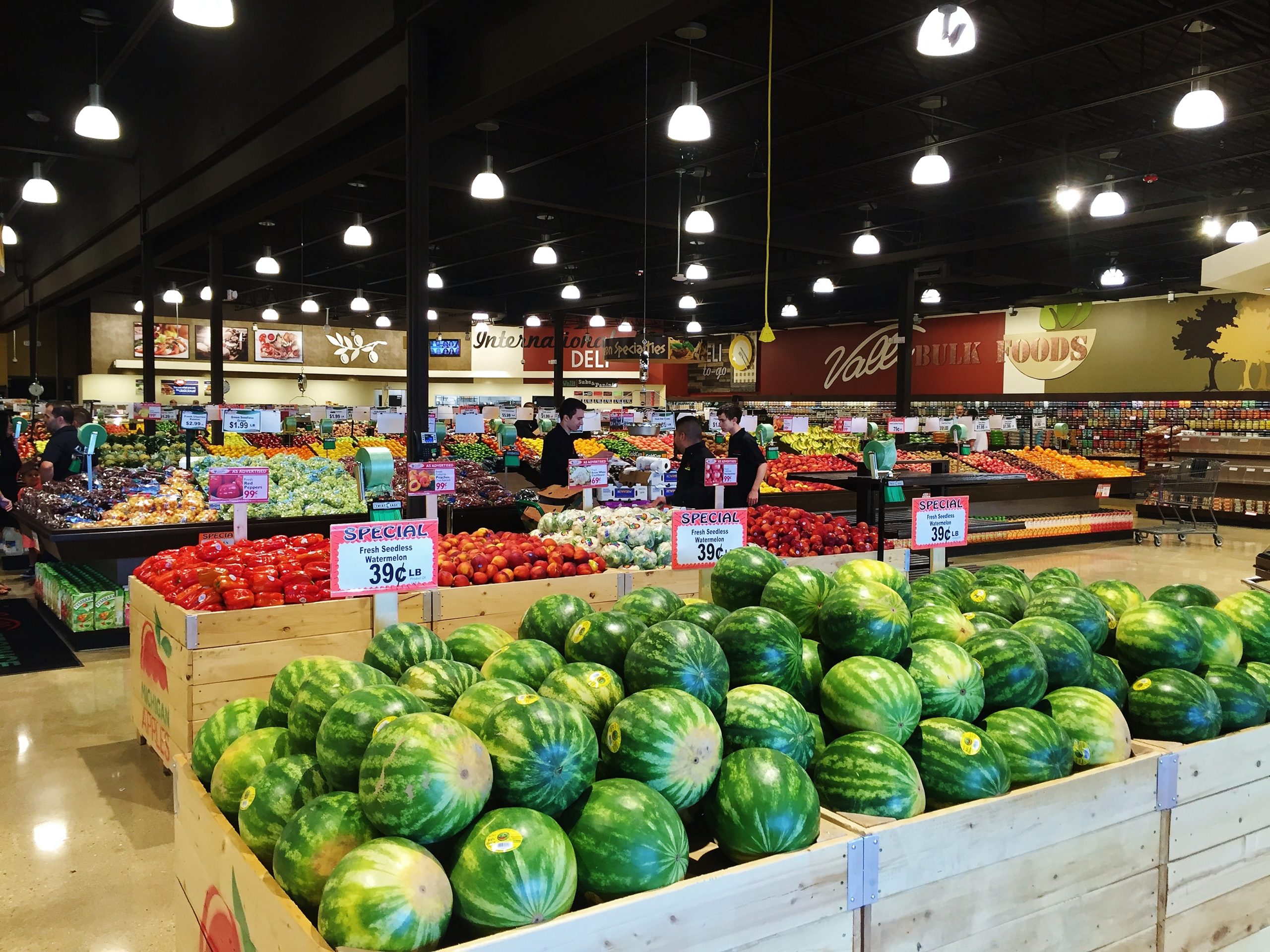 StoreMasters Valli Produce Evanston, IL Interior Design