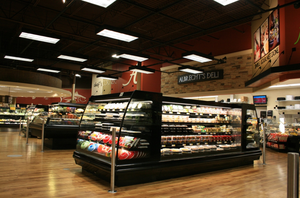 The full service deli and bakery were modernized through StoreMasters choice of cases and fixtures